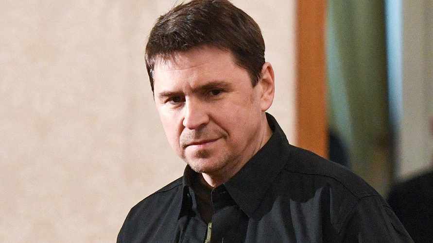 "Танки продаются в любом военторге" - У Зеленского признались, почему "с интересом" наблюдают за боями на Белгородчине