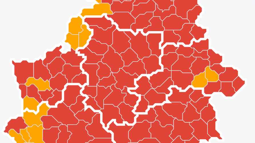 В «красных» районах посещение лесов запрещено, в «желтых» — ограничено. Карта актуальна на 31 мая, с сайта mlh.by