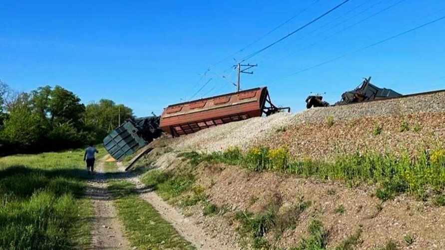 "Бабахнуло так..." - В Крыму подорвали поезд - РосСМИ