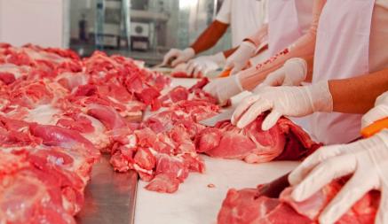 В МАРТ рассказали, почему мировые цены на мясо упали, а в Беларуси выросли