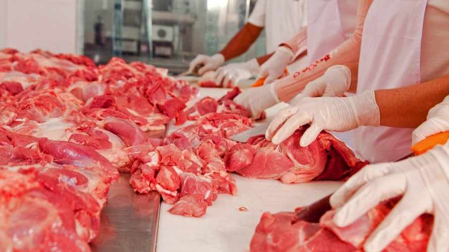 В МАРТ рассказали, почему мировые цены на мясо упали, а в Беларуси выросли