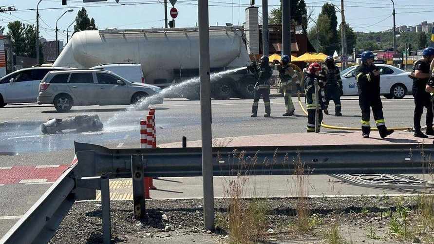 Российская баллистическая ракета упала прямо на асфальт в центре Киева. Что известно?