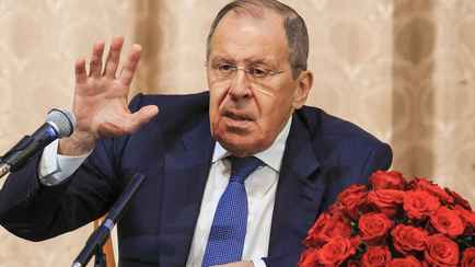 «Желание понравиться гегемону» — Лавров не назвал «красные линии», которые пересекут украинские F-16