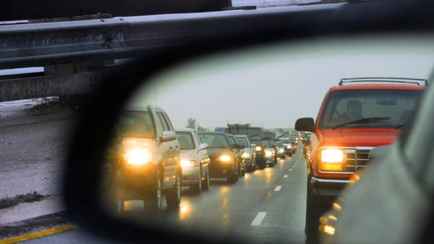 Белорусских водителей будут штрафовать с 25 мая за езду без включенных фар. Сколько базовых?