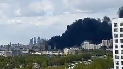 Москву из-за пожара накрыло черное облако