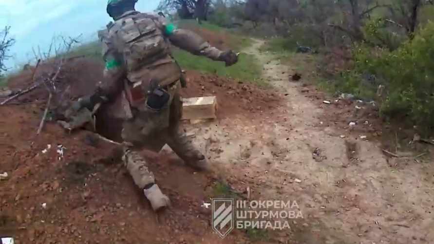 Украинцы показали видео захвата российских позиций под Бахмутом