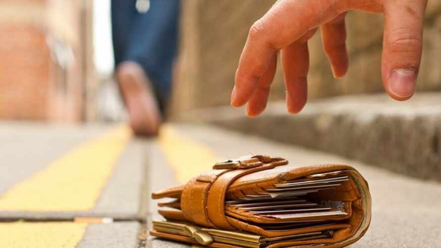 В милиции рассказали, как белорусам заработать 20% на находке потерянной вещи и не получить "статью"