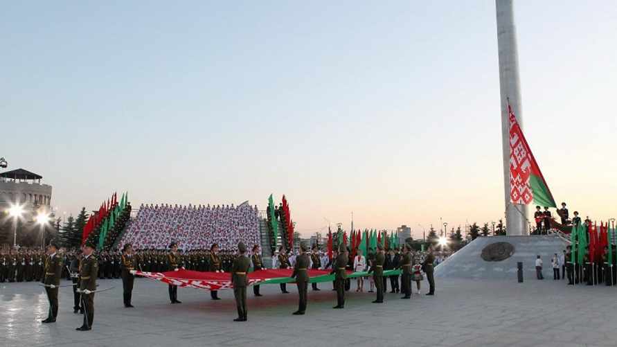 Фото: Площадь Государственного флага РБ в Минске