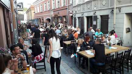 «Живут так, как раньше никогда не жили» — В Литве объявили о трехкратном росте среднего класса