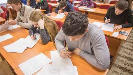 Можно ли белорусским школьникам оспорить результаты ЦЭ? В РИКЗ объяснили, а в КГК рассказали, куда жаловаться