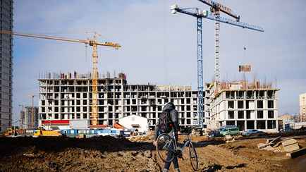 Совмин запретил белорусским застройщикам навязывать очередникам машино-места при строительстве квартир