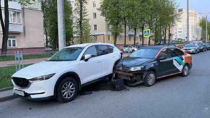 В Минске водитель уснул за рулём каршеринга и устроил «паровозик»