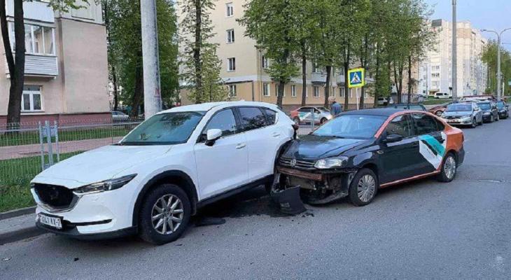 В Минске водитель уснул за рулём каршеринга и устроил «паровозик»