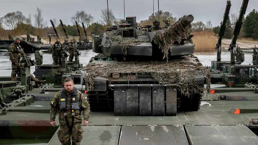 Украина начала "формирующие" операции перед контрнаступлением - CNN