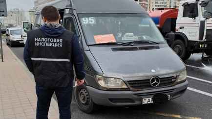 «Места постоянно меняются» — В Минске ГАИ и налоговики устроили совместный рейд на дорогах. Кого ловят?