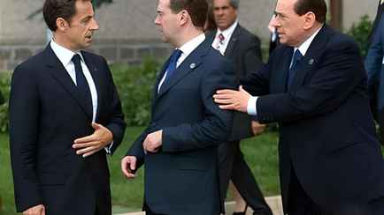 Медведев рассказал, кого теперь будет считать «законной военной целью»