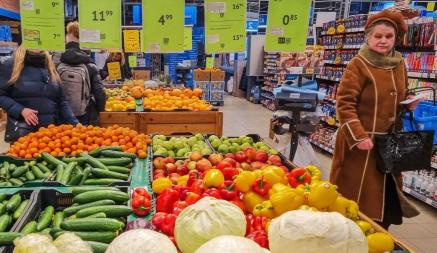 «Практически снята» — В Совмине пообещали решить проблему дорогих огурцов зимой уже в этом году. А что с помидорами?