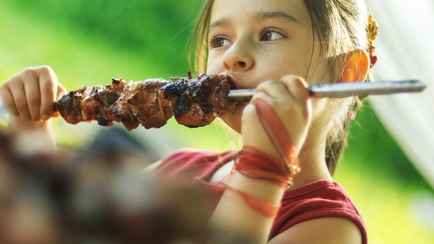 Остался шашлык после майских? Вот что можно из него приготовить по-быстрому