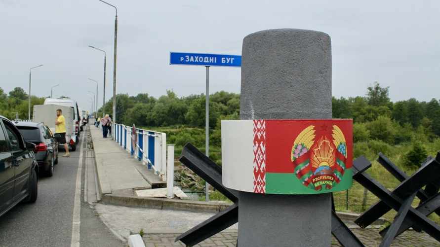 «17 часов стоим» - Белорусы рассказали, зачем ездят в Польшу и стоят сутками на границе