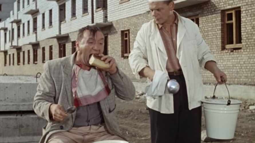 Кадр из фильма "Операция Ы"