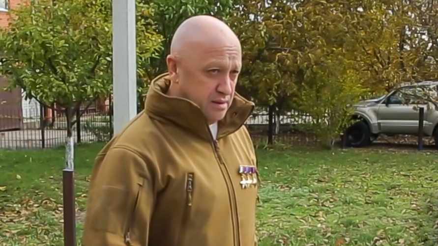 "Перекантоватьcя" - Пригожин прилетел в Беларусь