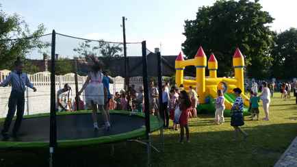 Можно ли играть на детской площадке возле новостройки детям из других домов? Вот что говорит белорусский закон