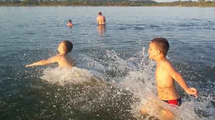 Эпидемиологи назвали места в Беларуси, где лучше не купаться