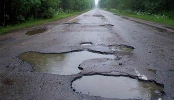 КГК предложил белорусам срочно пожаловаться на плохие дороги. Дали всего три дня
