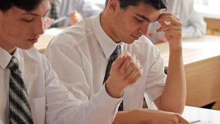 Выпускные экзамены вернут в школы, а ЦЭ отменят? Лукашенко задал чиновникам вопрос