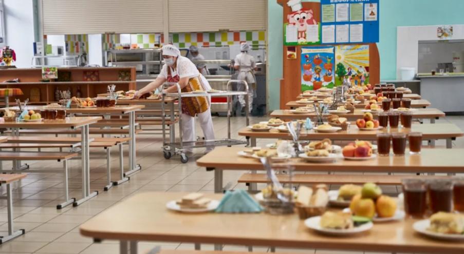 По словам Петришенко, стоимость обеда для учителей такая