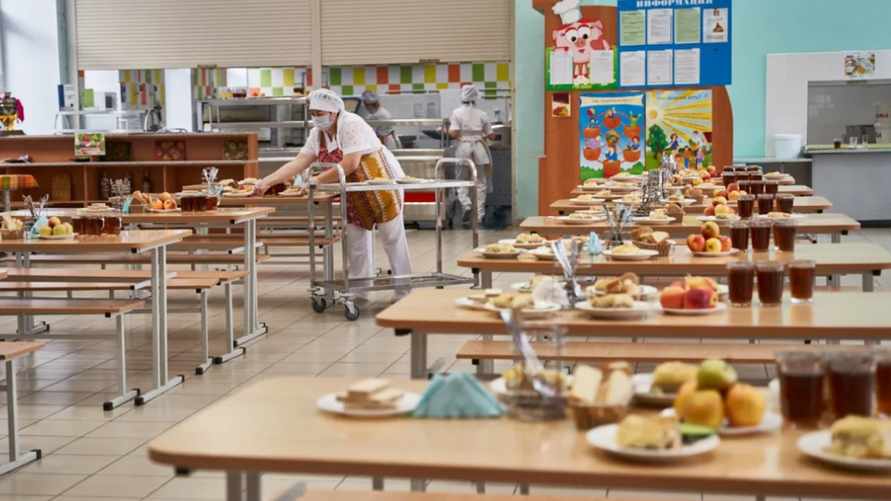 «В объектах общепита по такой цене нет» - Петришенко назвал стоимость обеда для учителей в белорусских школах