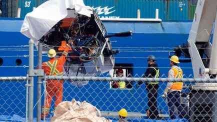 Обломки «Титана» подняли с почти 4-километровой глубины рядом с «Титаником»