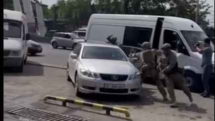 Спецслужбы Кыргызстана показали странные видео предотвращения госпереворота