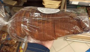 Эксперты рассказали, где лучше хранить хлеб в жару (спойлер: это не холодильник и не пакеты)