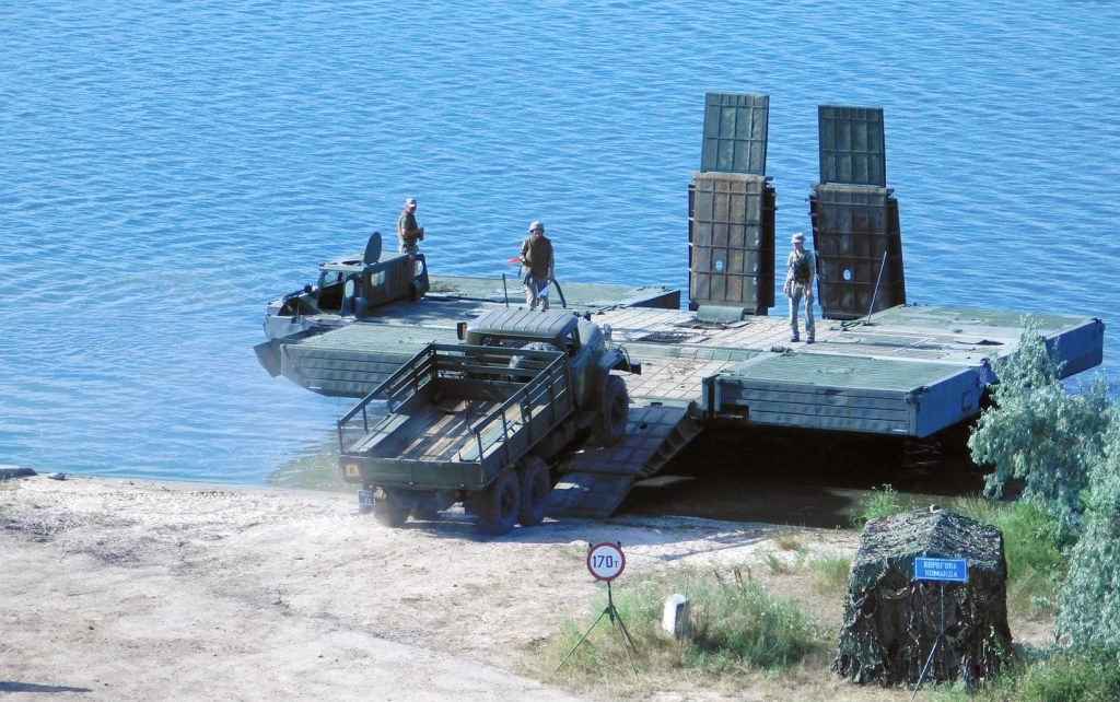 "Настоящий экоцид" - В Киеве  пообещали, что подрыв Каховской дамбы не остановит наступление. Порошенко сказал, когда начнется