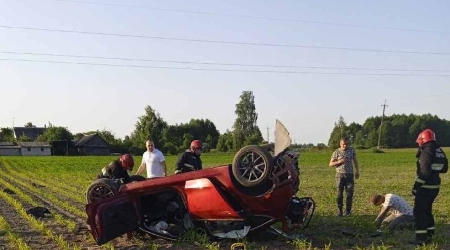 Предварительно, электромобиль был взят в аренду. В Минздраве