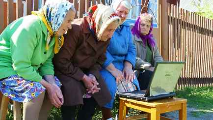 Белорусский банк пообещал подарить всем пенсионерам по 50 рублей. Но есть одно условие