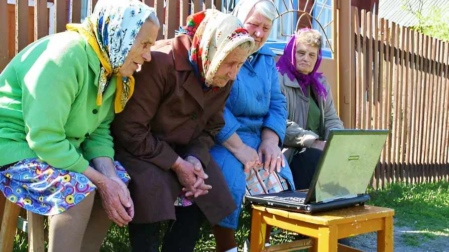 Белорусский банк пообещал подарить всем пенсионерам по 50 рублей. Но есть одно условие