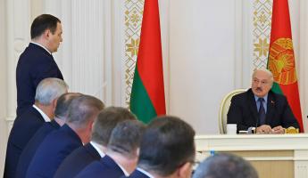 «Мы же чувствуем» — Лукашенко предложил Головченко поступить «по-мужски». Тот в ответ напомнил про «маховик»