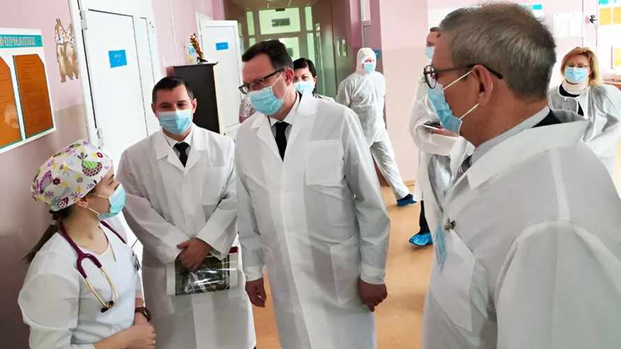 "Не совсем время подходящее" - Лукашенко рассказал, когда медикам разрешат выкупать арендное жилье