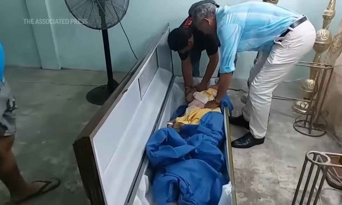 Женщина постучалась из гроба на своих похоронах. Что сделали родственники?