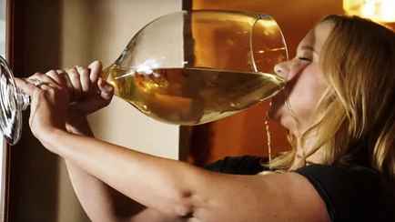 Люди с этим цветом глаз наиболее склонны к алкоголизму. Проверьте, не вы ли в зоне риска