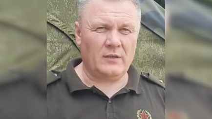 «Выставлена колючка, мешки с песком» —  В Минской области военнообязанных позвали в военкоматы. Зачем?