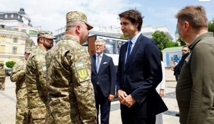 В Киев внезапно прилетел премьер-министр Канады. Зачем?