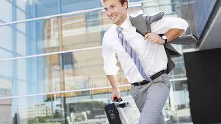 Лукашенко разрешил белорусам сократить рабочий день и добавил оплачиваемых выходных. Но не для всех