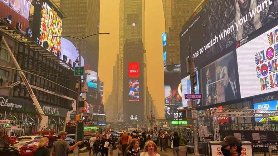 Нью-Йорк накрыл оранжевый смог из-за лесных пожаров в Канаде