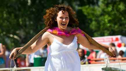 В Минприроды призвали белорусов срочно полить все деревья в городах. Причем тут Конституция?