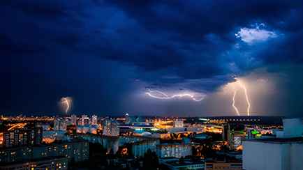 Где за три дня выпадет месячная норма осадков? В Беларуси объявили оранжевый уровень опасности