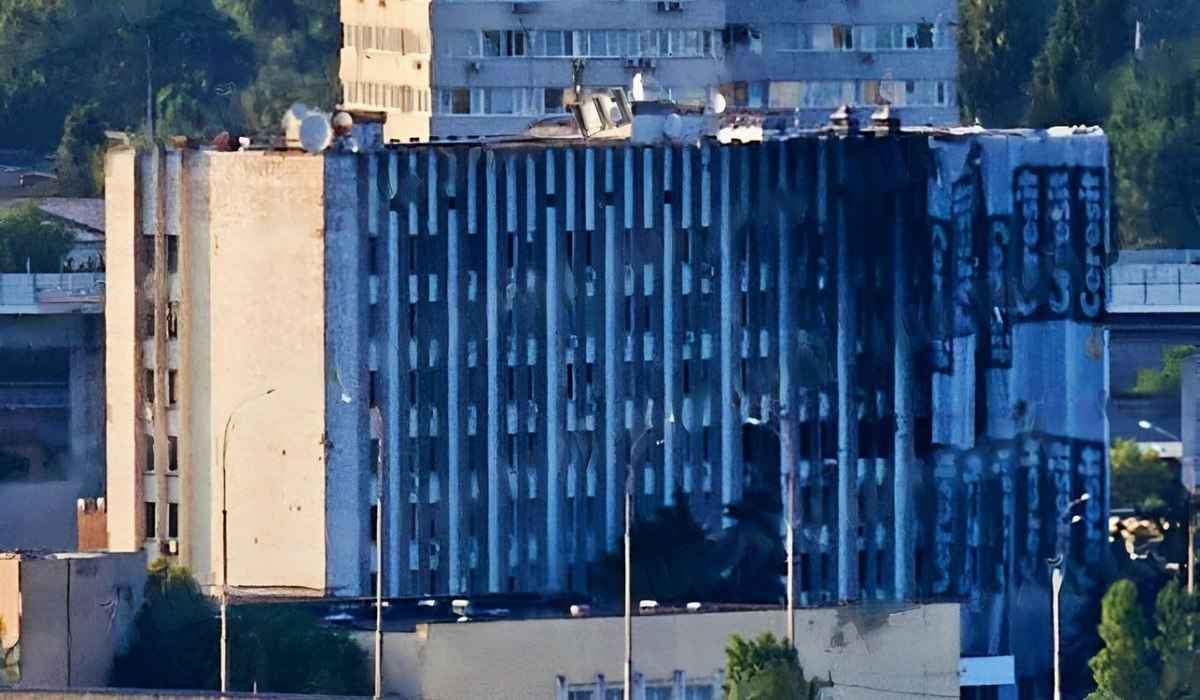 Поврежденное здание ГУР, фото соцсети