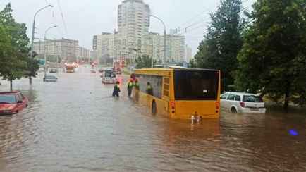 В двух областях Беларуси предупредили о сильных ливнях до 18:00. Кого зальет?